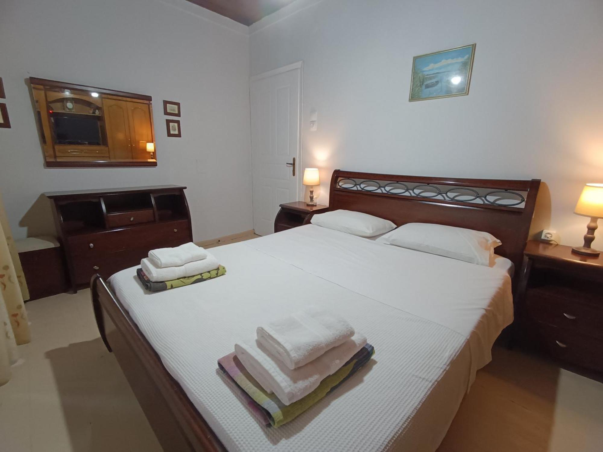 Rodomelo House With Terrace - 4 Bedrooms Leonídion 외부 사진