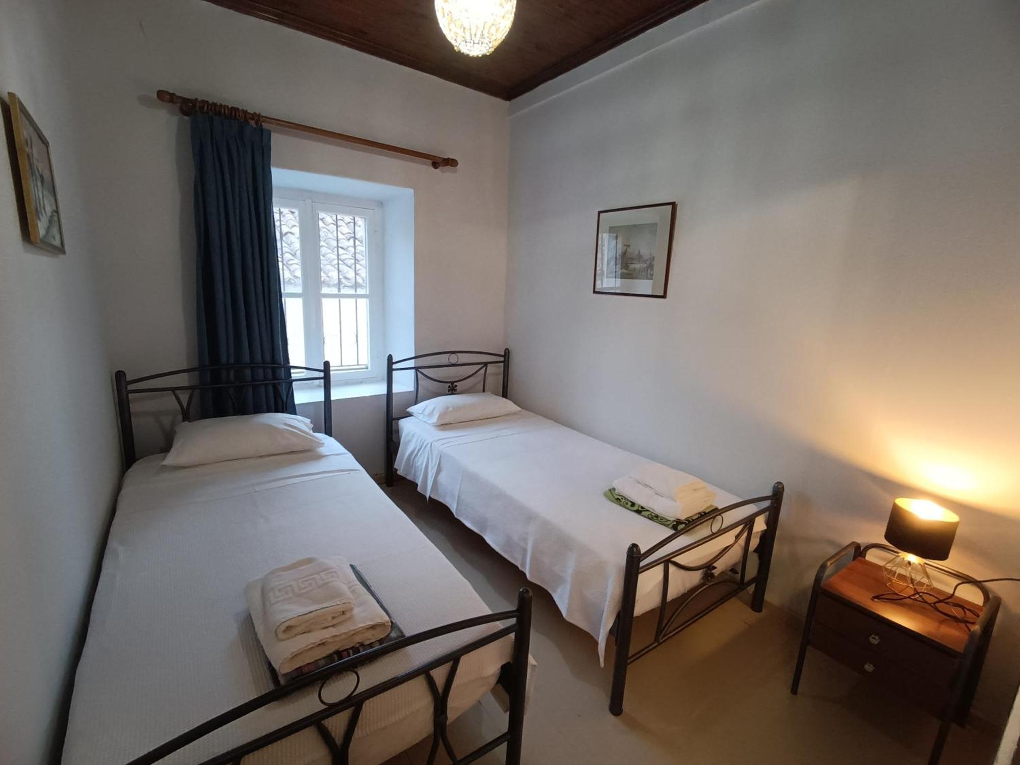 Rodomelo House With Terrace - 4 Bedrooms Leonídion 외부 사진