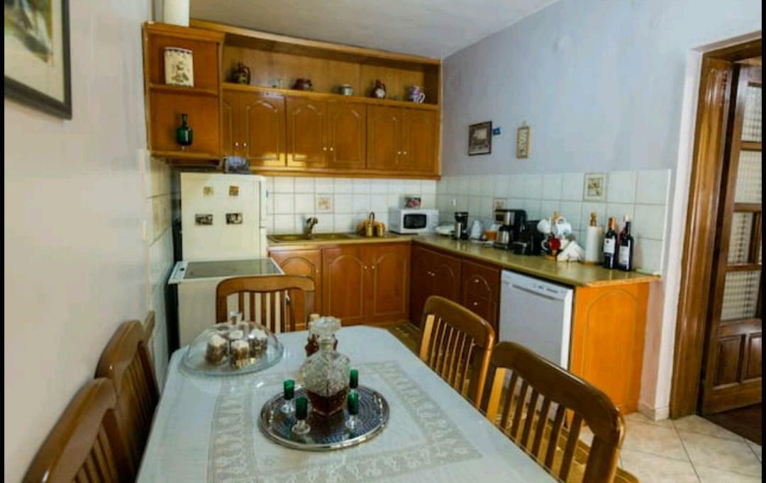 Rodomelo House With Terrace - 4 Bedrooms Leonídion 외부 사진