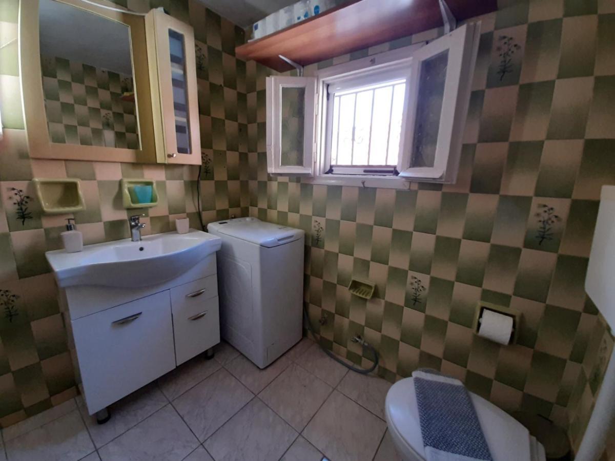 Rodomelo House With Terrace - 4 Bedrooms Leonídion 외부 사진